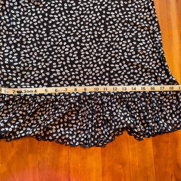 ETHYL | somewhat sheer loose fitting top - Picture 5 of 6